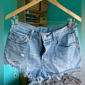 Levi’s shorts W28